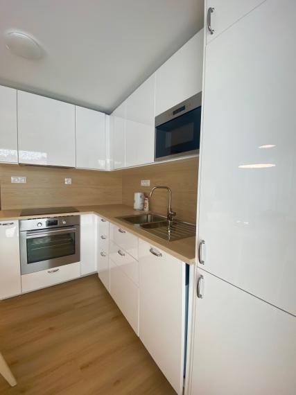 KRÁSNA NOVOSTYVBA 2 IZBOVÉHO BYTU V HISTORICKOM CENTRE MESTA NA PRENÁJOM