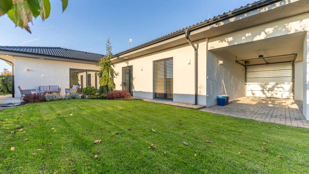 +++ NA PREDAJ KRÁSNA NOVOSTAVBA RODINNÉHO DOMU LEN KÚSOK OD TRNAVY+++