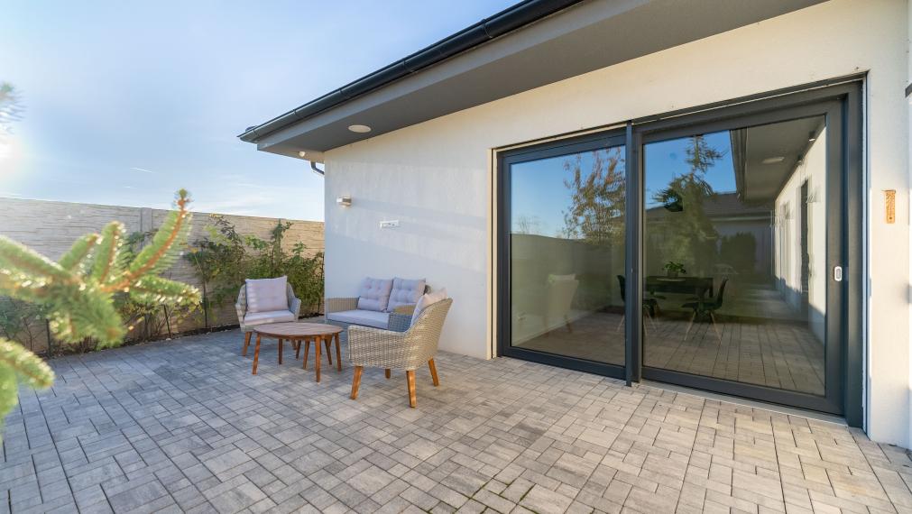 +++ NA PREDAJ KRÁSNA NOVOSTAVBA RODINNÉHO DOMU LEN KÚSOK OD TRNAVY V OBCI ZELENEČ+++