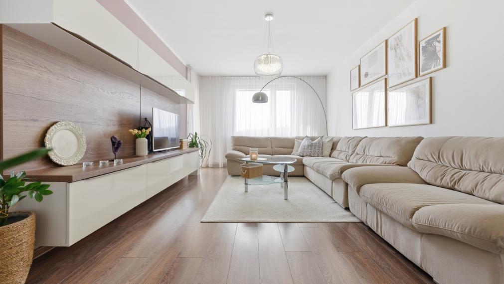 +++ KRÁSNY 3 IZBOVÝ BYT PO KOMPLETNEJ REKONŠTRUKCII NA BEETHOVENOVEJ ULICI V TRNAVE NA PREDAJ+++