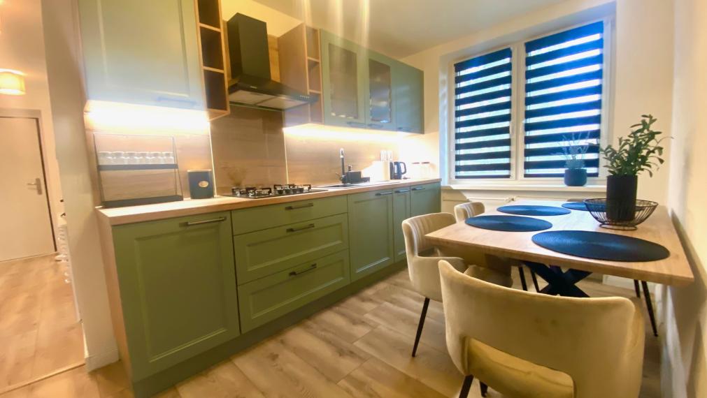 +++ PRENÁJOM EXKLUZÍVNEHO 3  IZBOVÉHO BYTU V CENTRE TRNAVY ZA 900,-EURO KOMPLET+++