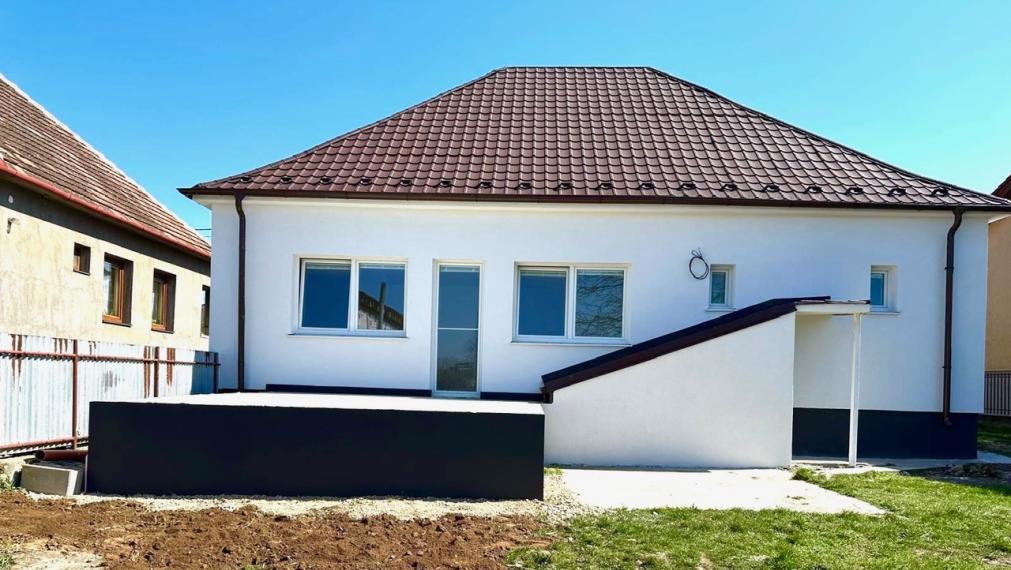 +++ KRÁSNE ZREKONŠTRUOVANÝ RODINNÝ DOM NA PARÁDNOM POZEMKU V TICHEJ ULIČKE NA PREDAJ+++