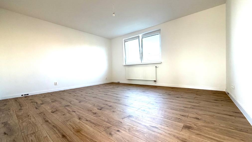 +++ KRÁSNE ZREKONŠTRUOVANÝ RODINNÝ DOM NA PARÁDNOM POZEMKU V TICHEJ ULIČKE NA PREDAJ+++