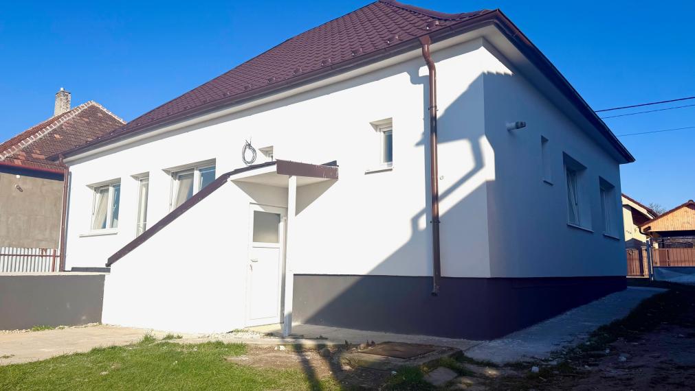 +++ KRÁSNE ZREKONŠTRUOVANÝ RODINNÝ DOM NA PARÁDNOM POZEMKU V TICHEJ ULIČKE NA PREDAJ+++