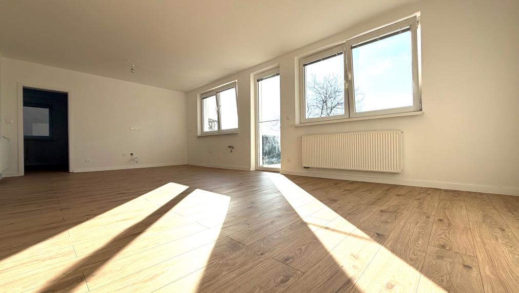 +++ KRÁSNE ZREKONŠTRUOVANÝ RODINNÝ DOM NA PARÁDNOM POZEMKU V TICHEJ ULIČKE NA PREDAJ+++