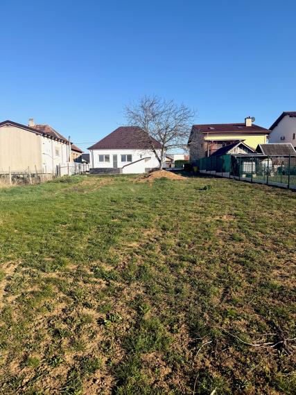 +++ KRÁSNE ZREKONŠTRUOVANÝ RODINNÝ DOM NA PARÁDNOM POZEMKU V TICHEJ ULIČKE NA PREDAJ+++