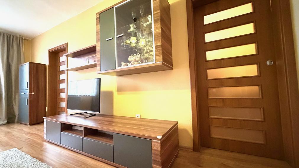 +++ NA PREDAJ ZREKONŠTRUOVANÝ 3,5 IZBOVÝ BYT NA GOLIANOVEJ ULICI V NITRE – KLOKOČINA+++