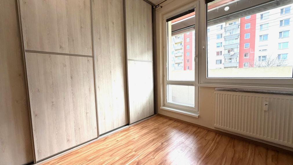 +++ NA PREDAJ ZREKONŠTRUOVANÝ 3,5 IZBOVÝ BYT NA GOLIANOVEJ ULICI V NITRE – KLOKOČINA+++