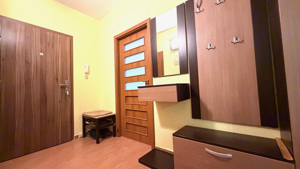 +++ NA PREDAJ ZREKONŠTRUOVANÝ 3,5 IZBOVÝ BYT NA GOLIANOVEJ ULICI V NITRE – KLOKOČINA+++