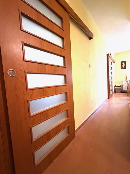 +++ NA PREDAJ ZREKONŠTRUOVANÝ 3,5 IZBOVÝ BYT NA GOLIANOVEJ ULICI V NITRE – KLOKOČINA+++