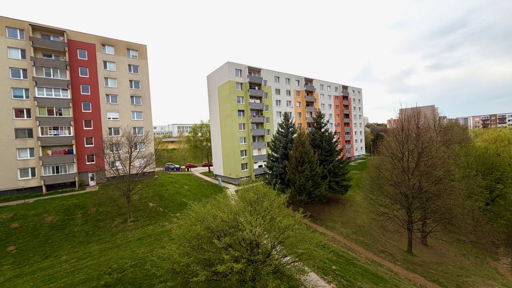 +++ NA PREDAJ ZREKONŠTRUOVANÝ 3,5 IZBOVÝ BYT NA GOLIANOVEJ ULICI V NITRE – KLOKOČINA+++