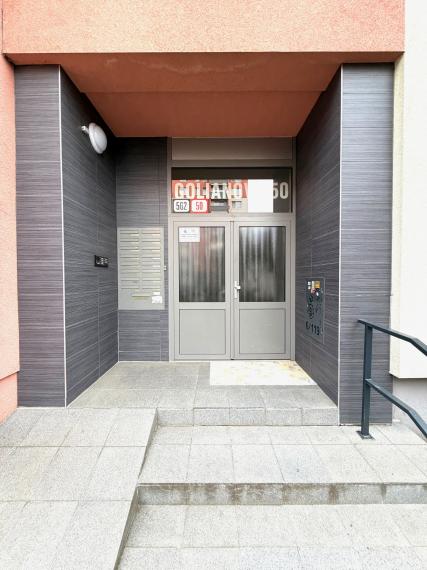 +++ NA PREDAJ ZREKONŠTRUOVANÝ 3,5 IZBOVÝ BYT NA GOLIANOVEJ ULICI V NITRE – KLOKOČINA+++