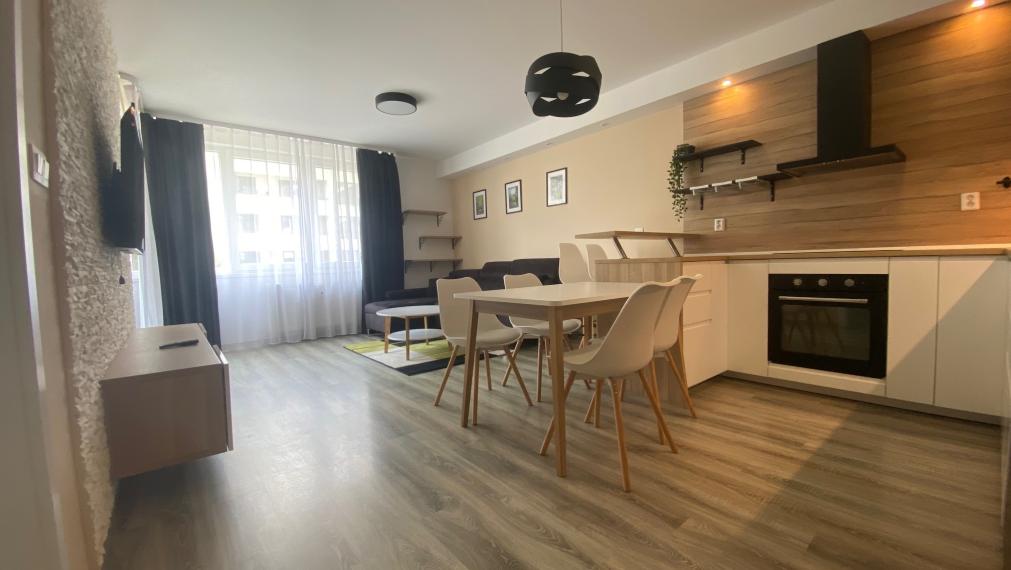 +++ IHNED’ VOĽNÝ K NASŤAHOVANIU 2 IZBOVÝ BYT S PARKINGOM V ARBORII ZA 800,- +++