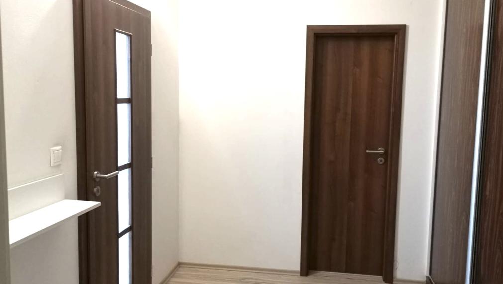 PRENÁJOM 1 IZBOVÉHO BYTU V NOVOSTAVBE V TRNAVE NA STAROHÁJSKEJ ULICI 46m2 ZA 550,-EURO S ENERGIAMI A INTERNETOM