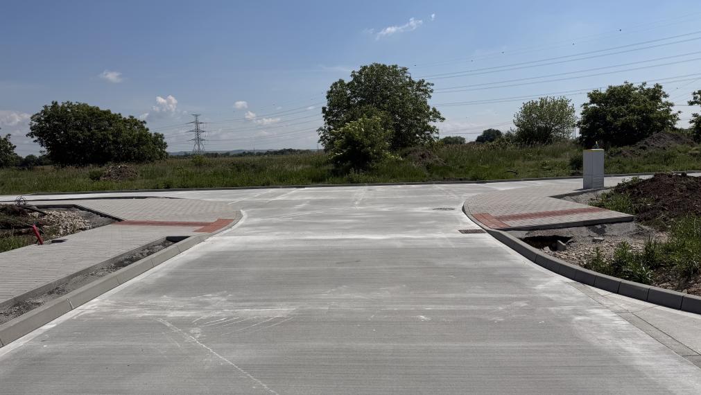 +++KRÁSNE STAVBNÉ POZEMKY V NOVEJ LOKALITE V ZAVARE NA PREDAJ+++