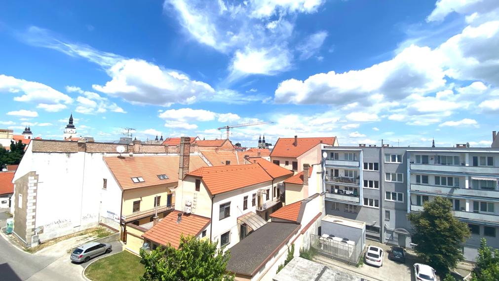 +++DVOJIZBOVÝ BYT NA PREDAJ V HISTORICKOM CENTRE TRNAVY NA VAJANSKÉHO ULICI za 154.500,-+++