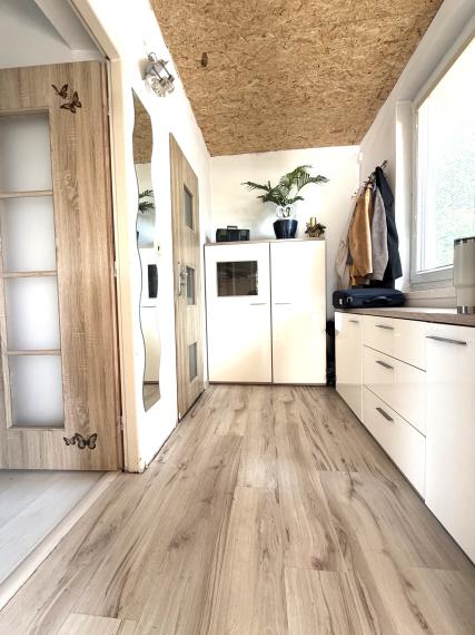 +++ ŠIKOVNÝ RODINNÝ DOMČEK V SUCHEJ NAD PARNOU S KRÁSNYM POZEMKOM ZA SUPER CENU 189.900,- EURO+++