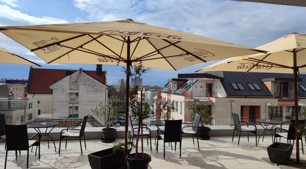 PRENÁJOM KAVIARNE V CENTRE MESTA S KRÁSNOU TERASOU