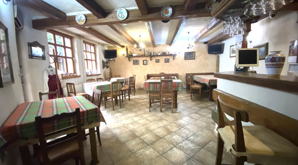 +++ JEDINEČNÁ PONUKA MEŠTIACKEHO DOMU V HISTORICKOM CENTRE TRNAVY NA PREDAJ+++