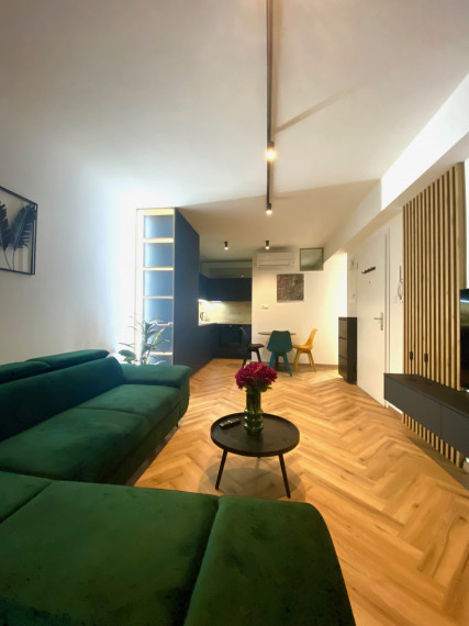 +++ NA PREDAJ DIZAJNOVÝ 2 IZBOVÝ BYT V NOVOSTAVBE V HISTORICKOM CENTRE TRNAVY+++