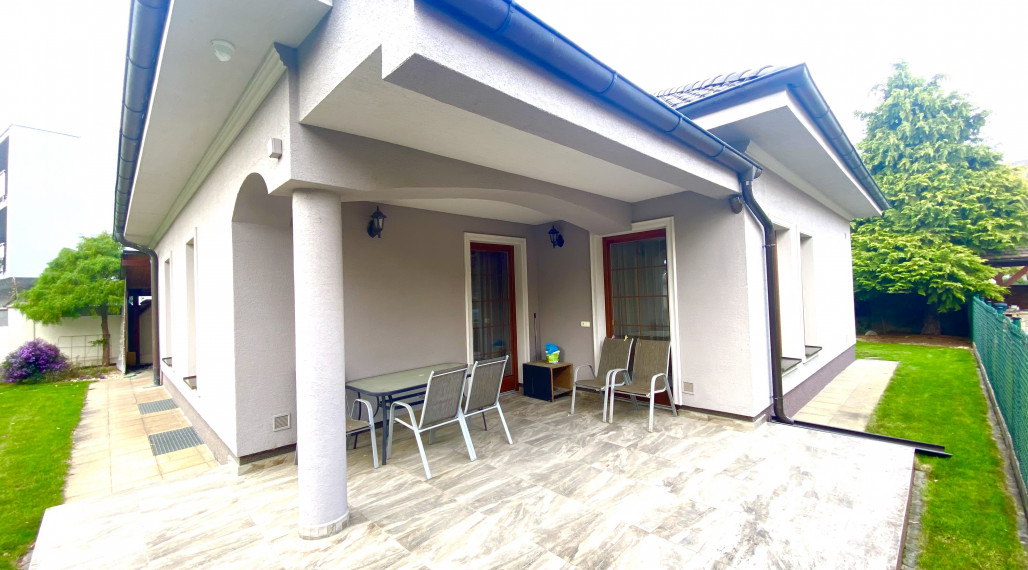 +++ REZERVOVANÉ+++ RODINNÝ DOM NA KRÁSNOM POZEMKU V ŠPIČKOVEJ TRNAVSKEJ MESTSKEJ ČASTI +++