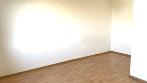 JEDNOIZBOVÝ BYT V TRNAVE V ŠPIČKOVEJ LOKALITE NA DRUŽBE ZA 124.900,- - fotografia 1