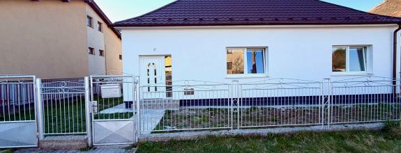 +++ KRÁSNE ZREKONŠTRUOVANÝ RODINNÝ DOM NA PARÁDNOM POZEMKU V TICHEJ ULIČKE NA PREDAJ+++