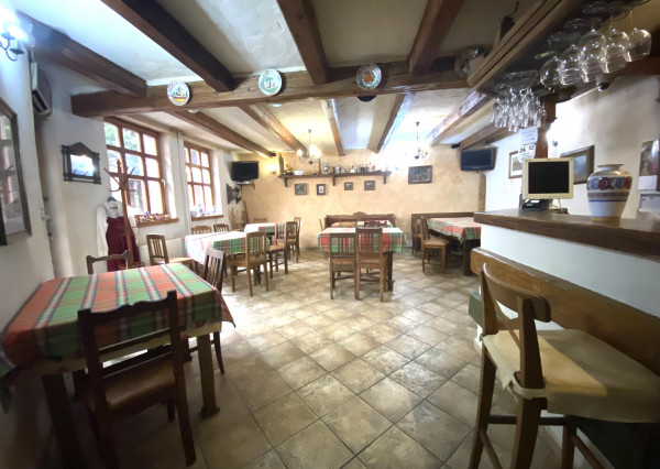 +++ JEDINEČNÁ PONUKA MEŠTIACKEHO DOMU V HISTORICKOM CENTRE TRNAVY NA PREDAJ+++