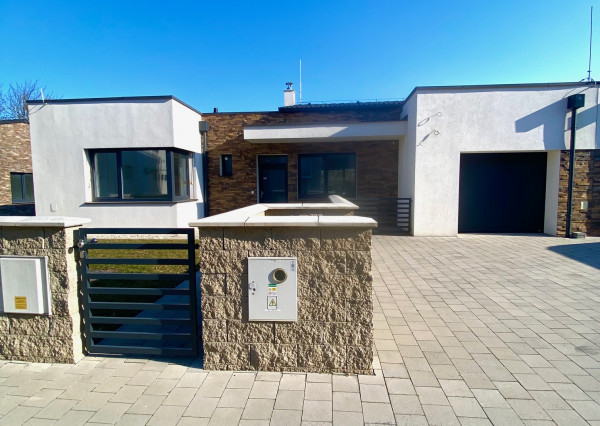 +++ NOVOSTAVBA 4 IZBOVÉHO RODINNÉHO DOMU S GARÁŽOU ZA 199.900,-+++