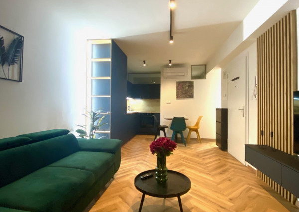 +++ NA PREDAJ DIZAJNOVÝ 2 IZBOVÝ BYT V NOVOSTAVBE V HISTORICKOM CENTRE TRNAVY+++