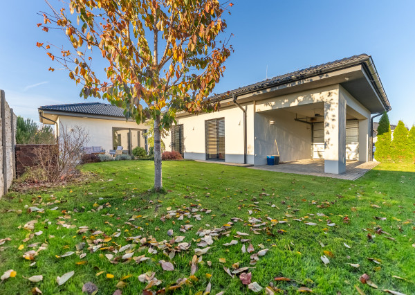 +++ NA PREDAJ KRÁSNA NOVOSTAVBA RODINNÉHO DOMU LEN KÚSOK OD TRNAVY+++