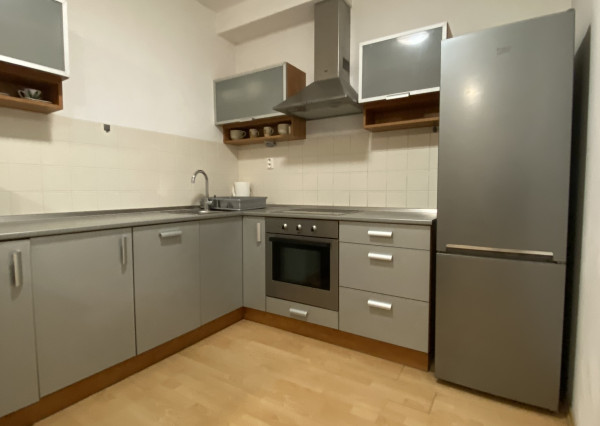 +++ 100% AKTUÁLNE 2 IZBOVÝ BYT S DVOMI PARKINGAMI NA PRENÁJOM ZA 700,- EURO+++