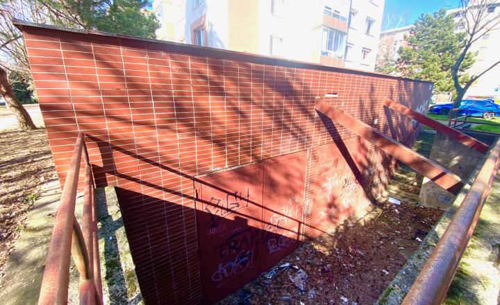 +++ NEBYTOVÁ BUDOVA NA PREDAJ NA KONIAREKOVEJ ULICI V TRNAVE +++ - fotografia 4