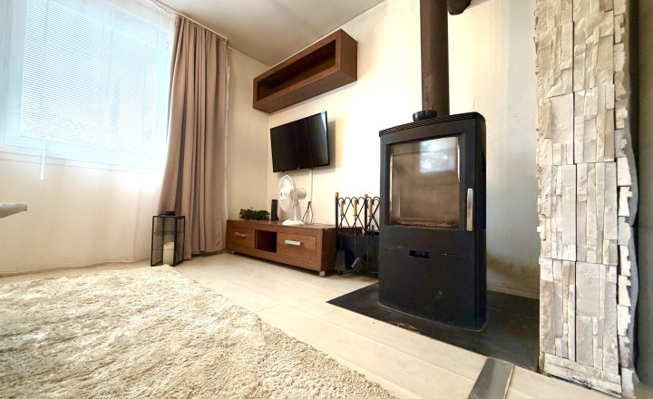 +++ ŠIKOVNÝ RODINNÝ DOMČEK V SUCHEJ NAD PARNOU S KRÁSNYM POZEMKOM ZA SUPER CENU 149.000,- EURO+++ - fotografia 4