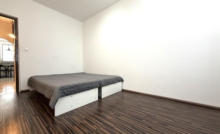 +++ NOVINKA +++ VEĽKOMETRÁŽNY 3 IZBOVÝ BYT V CENTRE SEREDE NA PREDAJ +++ - fotografia 8