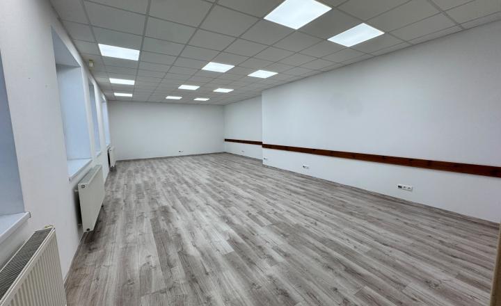 Reprezentatívne priestory v srdci Trnavy | 60 m² | + recepcia | kuchynka l toalety