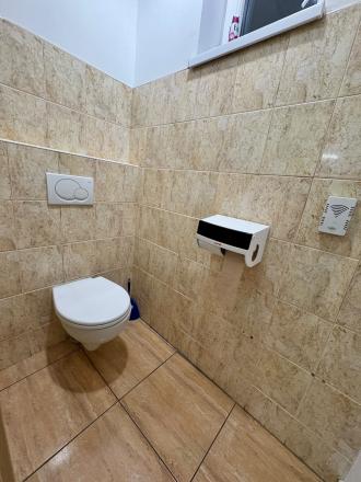 Reprezentatívne priestory v srdci Trnavy | 60 m² | + recepcia | kuchynka l toalety - fotografia 12