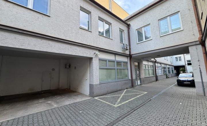 Reprezentatívne priestory v srdci Trnavy | 60 m² | + recepcia | kuchynka l toalety - fotografia 13