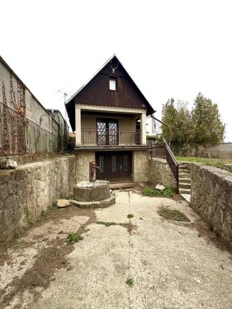 ZDRAVÁ MUROVANÁ CHATA/MENŠÍ DOM NA KRÁSNOM POZEMKU NA SUCHOVSKEJ PRIEHRADE NA PREDAJ - fotografia 3
