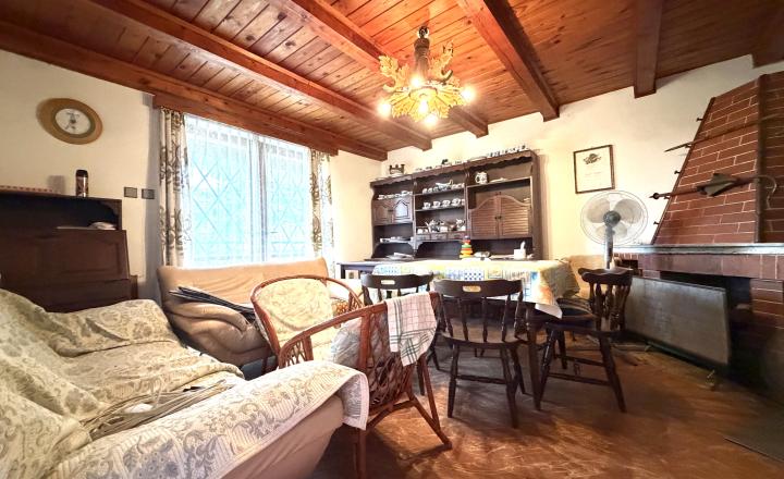 ZDRAVÁ MUROVANÁ CHATA/MENŠÍ DOM NA KRÁSNOM POZEMKU NA SUCHOVSKEJ PRIEHRADE NA PREDAJ - fotografia 7
