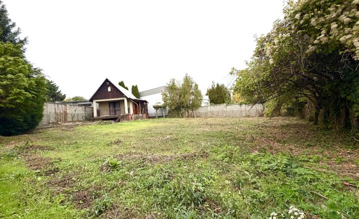 ZDRAVÁ MUROVANÁ CHATA/MENŠÍ DOM NA KRÁSNOM POZEMKU NA SUCHOVSKEJ PRIEHRADE NA PREDAJ - fotografia 6