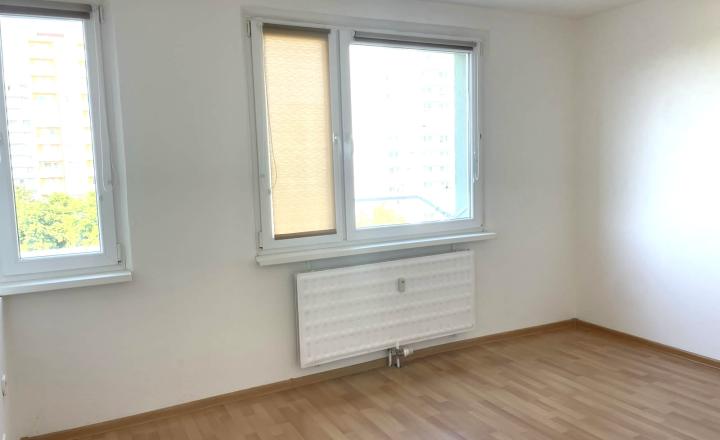 JEDNOIZBOVÝ BYT V TRNAVE V ŠPIČKOVEJ LOKALITE NA DRUŽBE ZA 124.900,- - fotografia 2