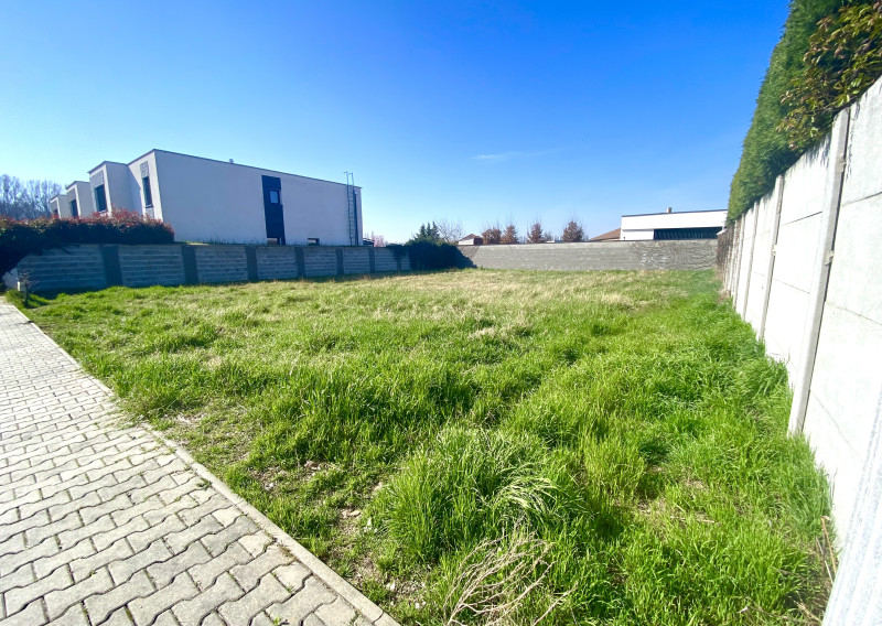 +++ KRÁSNY STAVEBNÝ POZEMOK NA KAMENNEJ CESTE V TRNAVE NA PREDAJ - 606m2++++